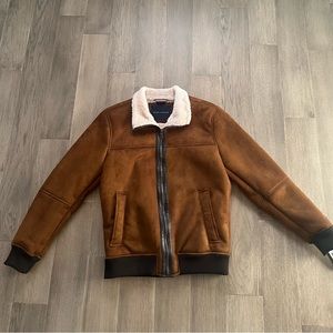 Light brown/dark brown Tommy Hilfiger jacket size medium.